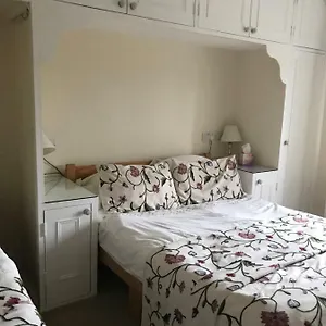 Bed & Breakfast Garstoncottage